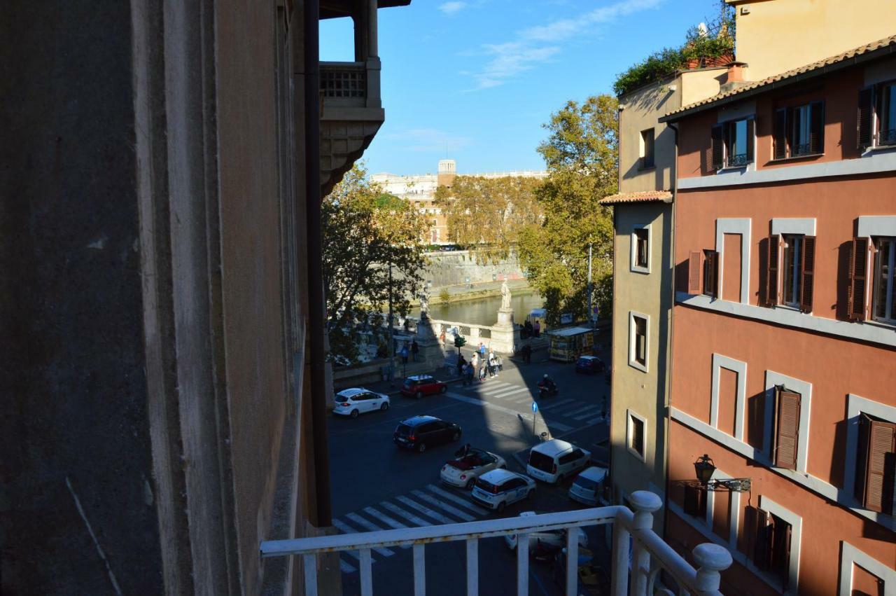 Una Finestra Su Castel Sant'Angelo Roma Eksteriør bilde